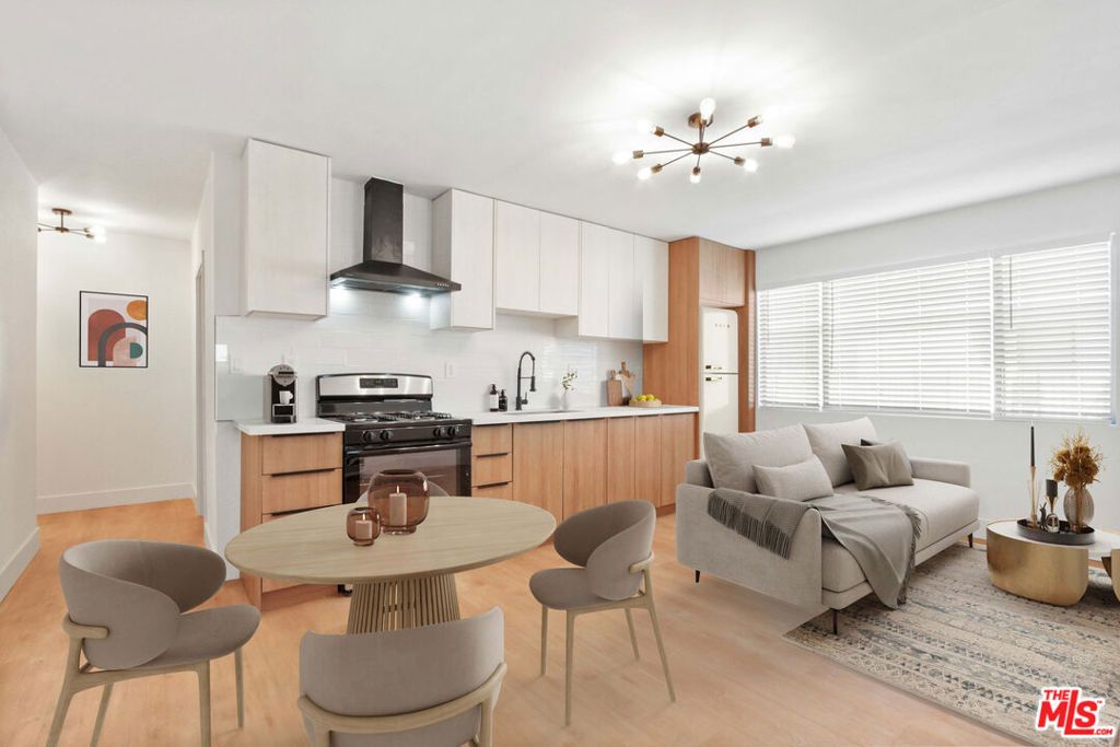 Image 3 of property listing at 14110 Yukon Avenue, Hawthorne, CA 90250