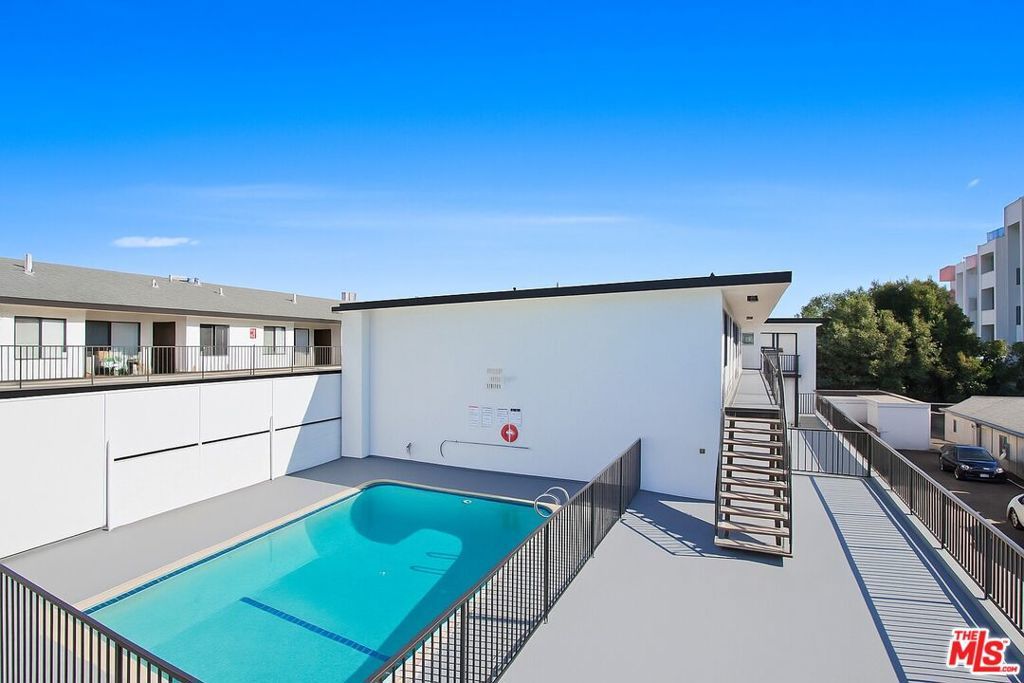 Image 6 of property listing at 14110 Yukon Avenue, Hawthorne, CA 90250