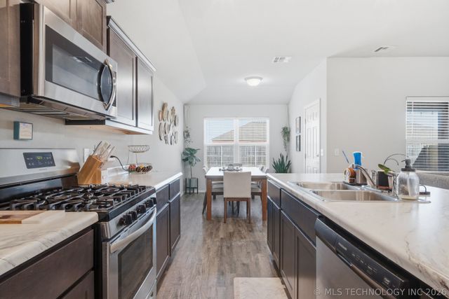 16205 S 86th East Avenue, Bixby, OK 74008