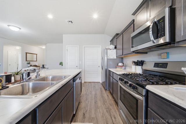 16205 S 86th East Avenue, Bixby, OK 74008