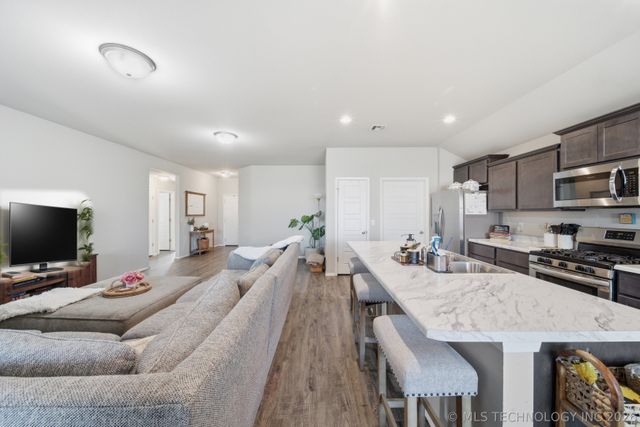 16205 S 86th East Avenue, Bixby, OK 74008