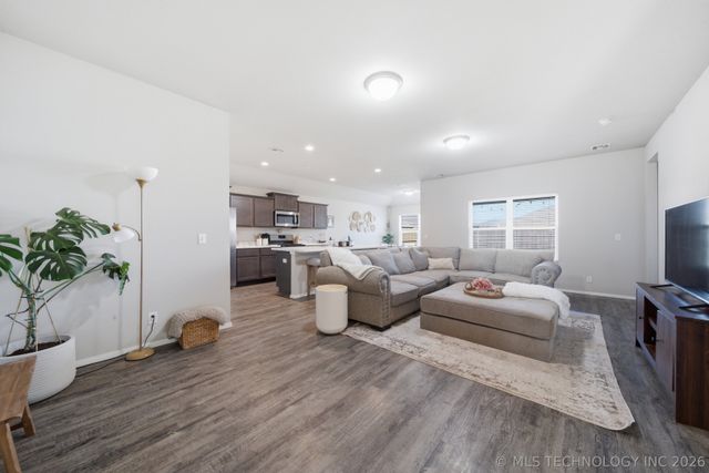 16205 S 86th East Avenue, Bixby, OK 74008