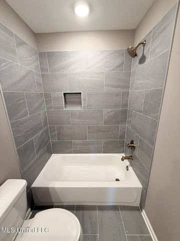 451 Poplar Lane, Holly Springs, MS 38635