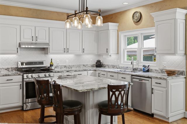 12294 Parkside Circle, Washington Twp, MI 48094