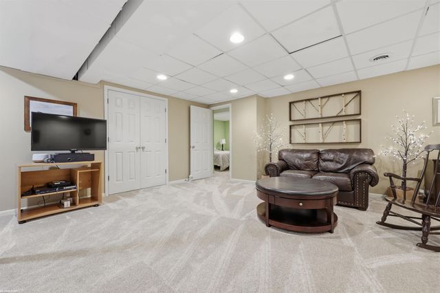 12294 Parkside Circle, Washington Twp, MI 48094