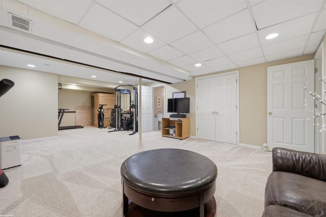 12294 Parkside Circle, Washington Twp, MI 48094