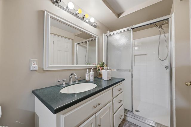 12294 Parkside Circle, Washington Twp, MI 48094