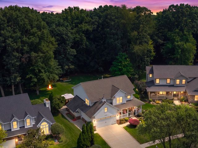 12294 Parkside Circle, Washington Twp, MI 48094