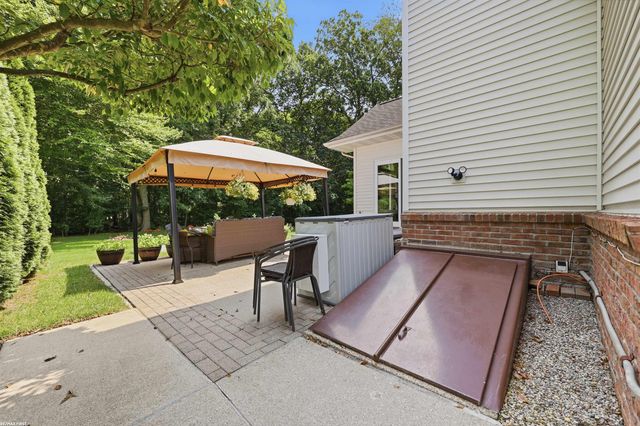 12294 Parkside Circle, Washington Twp, MI 48094
