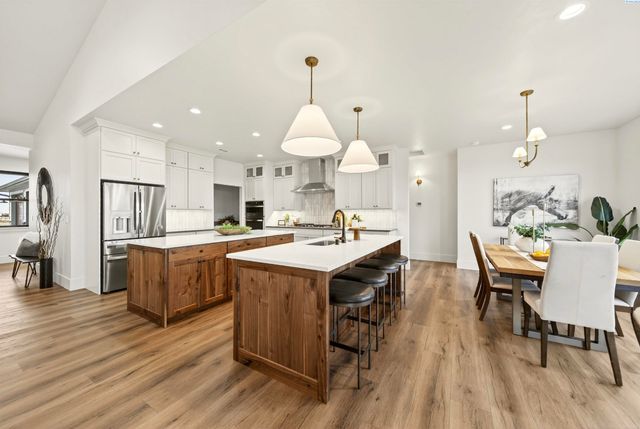 7204 Ambrosia Street, Kennewick, WA 99338