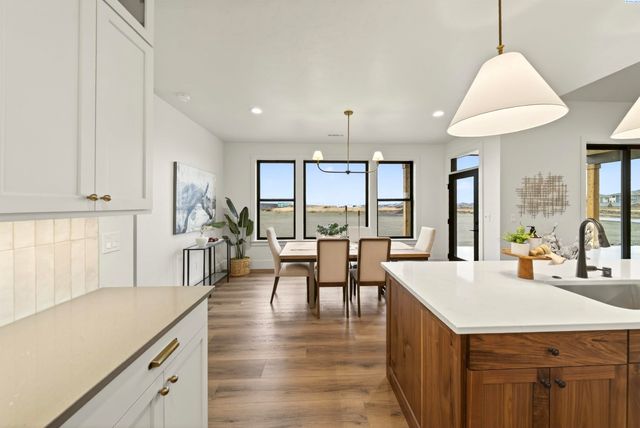 7204 Ambrosia Street, Kennewick, WA 99338