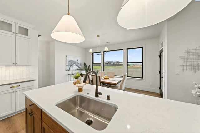 7204 Ambrosia Street, Kennewick, WA 99338