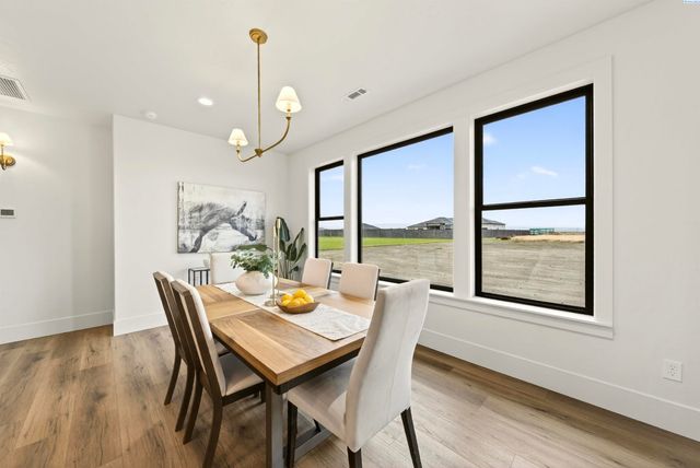 7204 Ambrosia Street, Kennewick, WA 99338