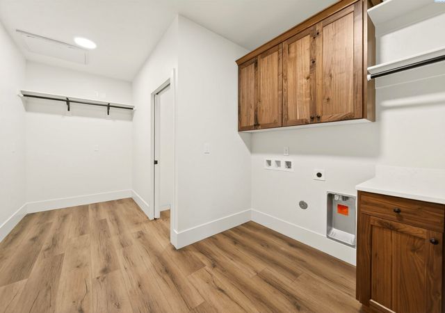 7204 Ambrosia Street, Kennewick, WA 99338