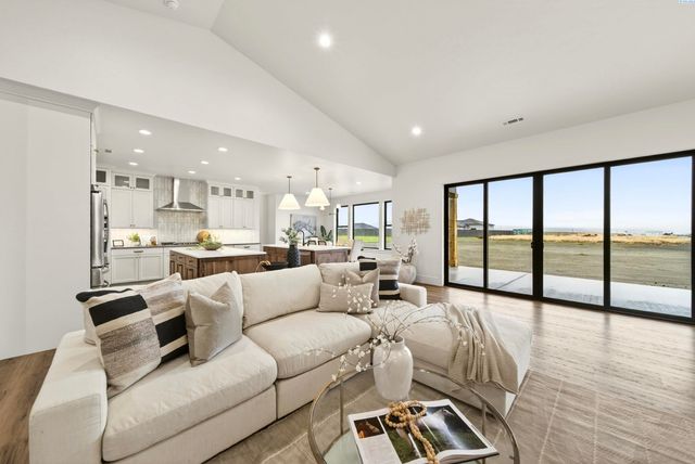 7204 Ambrosia Street, Kennewick, WA 99338