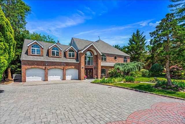 86 Dorchester Drive, Manhasset, NY 11030