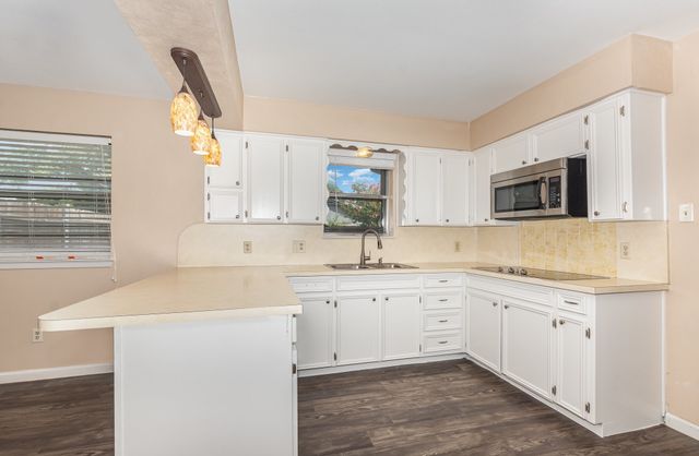5712 Carolyn Drive, North Richland Hills, TX 76180