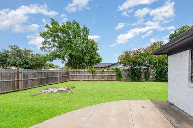 5712 Carolyn Drive, North Richland Hills, TX 76180