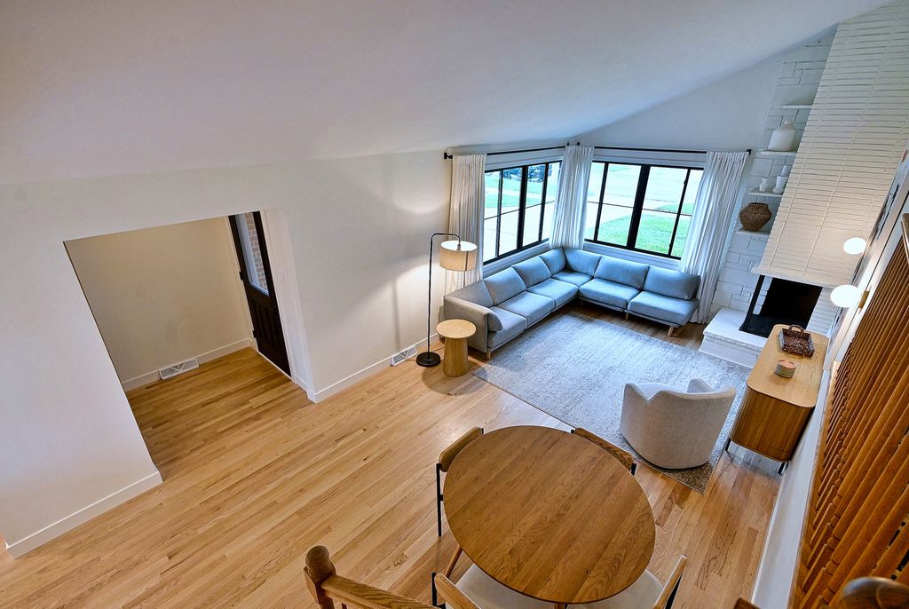 326 E Huntington Lane, Elmhurst, IL 60126 — photo 5