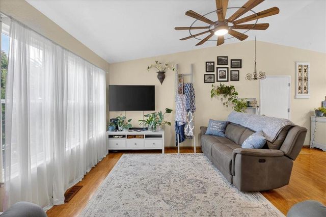 11 Manzano Circle, Salinas, CA 93905