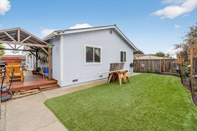 11 Manzano Circle, Salinas, CA 93905