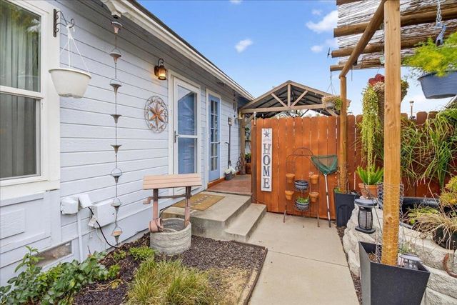 11 Manzano Circle, Salinas, CA 93905