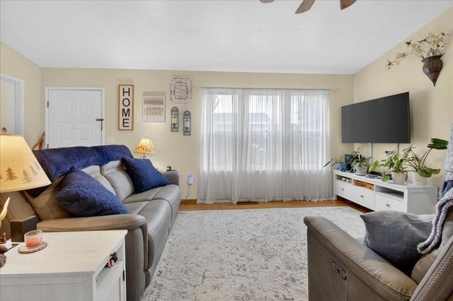 11 Manzano Circle, Salinas, CA 93905