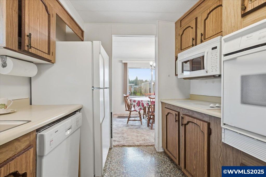 Image 14 of property listing at 4940 Sunnyside RD SE H5, Salem, OR 97302