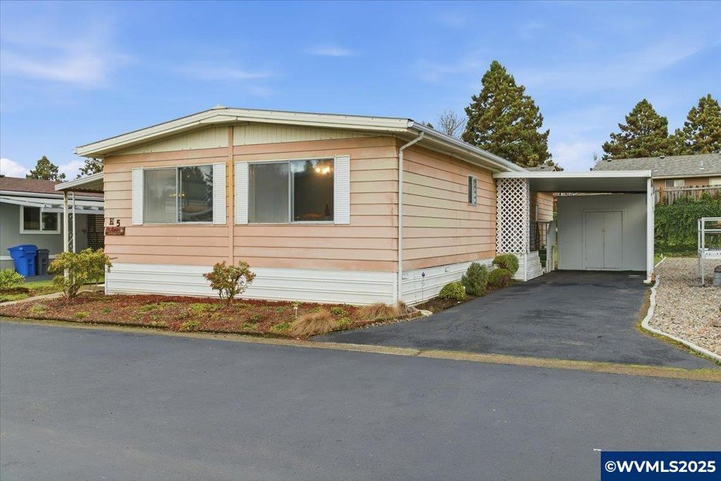 Image 3 of property listing at 4940 Sunnyside RD SE H5, Salem, OR 97302