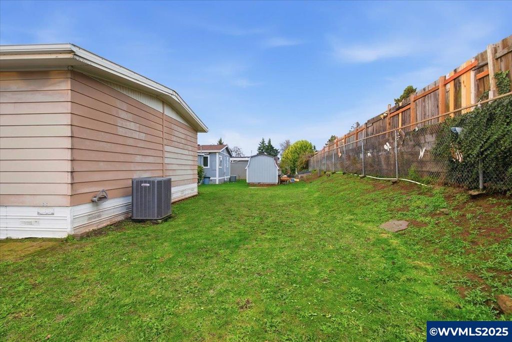 Image 31 of property listing at 4940 Sunnyside RD SE H5, Salem, OR 97302