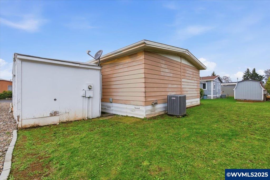 Image 32 of property listing at 4940 Sunnyside RD SE H5, Salem, OR 97302