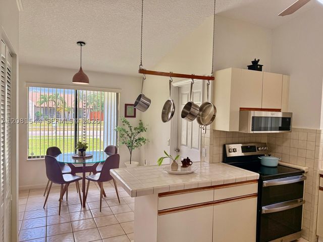 9334 SW 171st Ter 0, Palmetto Bay, FL 33157