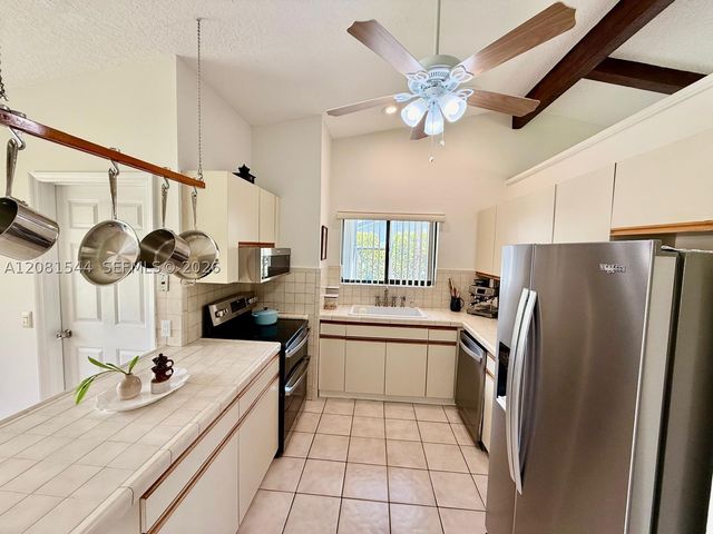 9334 SW 171st Ter 0, Palmetto Bay, FL 33157