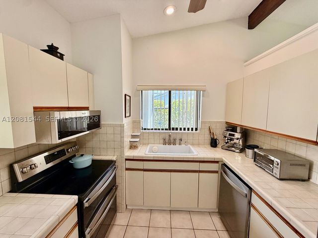 9334 SW 171st Ter 0, Palmetto Bay, FL 33157