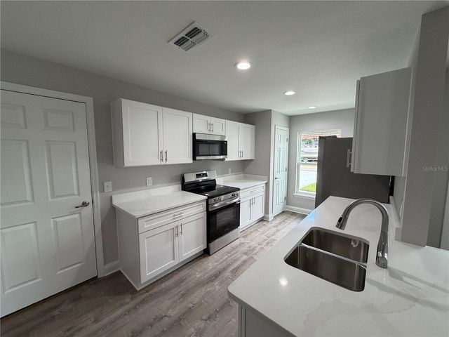 745 N 3RD ST, Eagle Lake, FL 33839