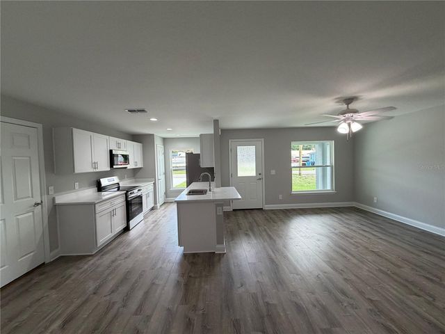 745 N 3RD ST, Eagle Lake, FL 33839