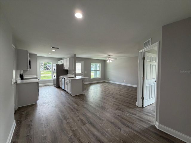 745 N 3RD ST, Eagle Lake, FL 33839