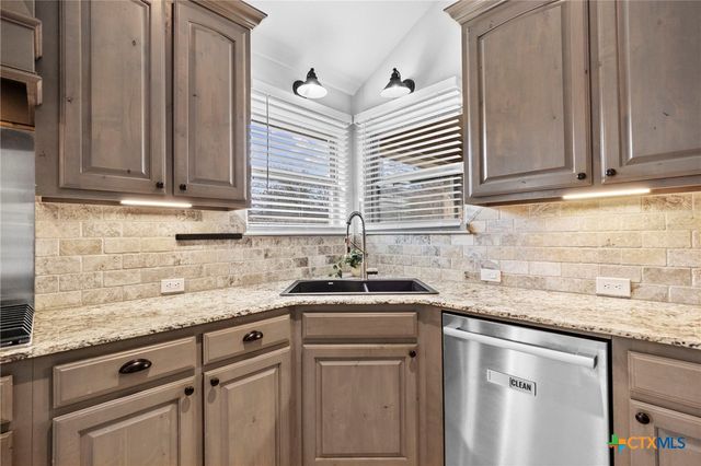 850 Ridgeoak Drive, Belton, TX 76513