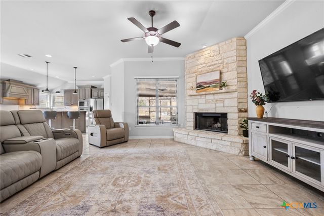 850 Ridgeoak Drive, Belton, TX 76513