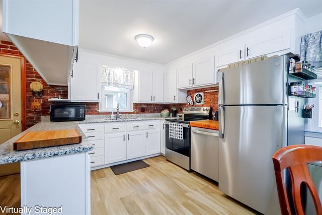 30 Horse Corner Road, Chichester, NH 03258