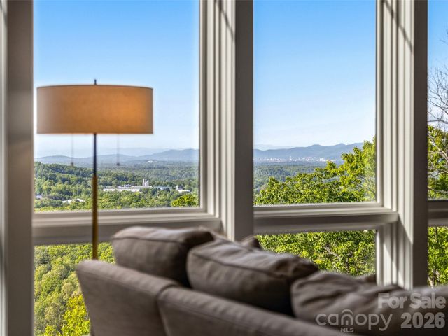 32 Featherstone Trail, Arden, NC 28704