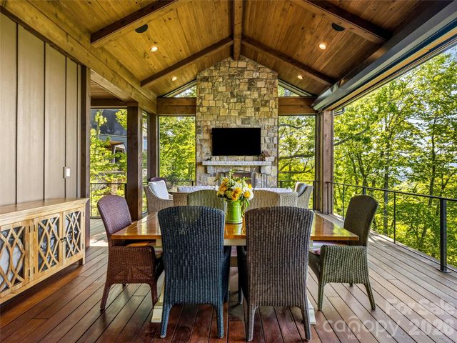 32 Featherstone Trail, Arden, NC 28704