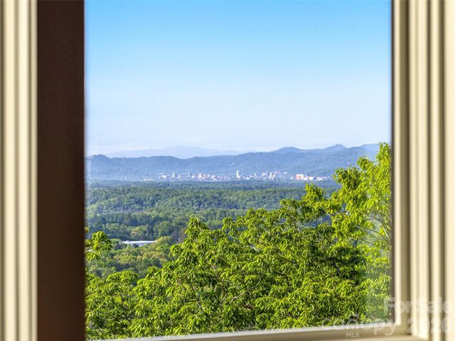 32 Featherstone Trail, Arden, NC 28704
