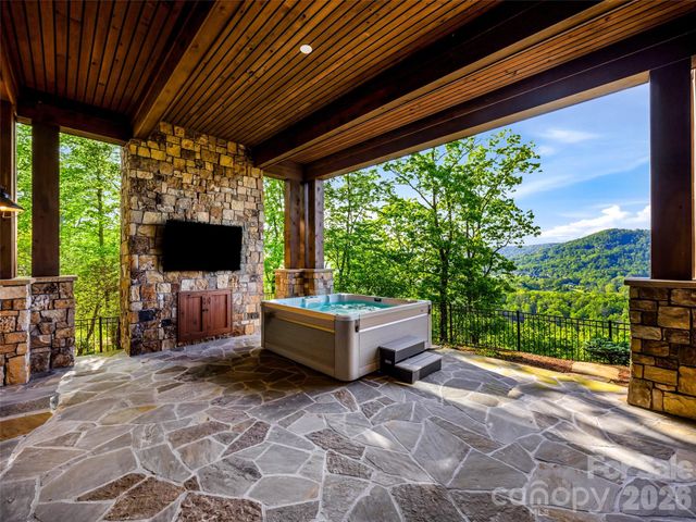 32 Featherstone Trail, Arden, NC 28704