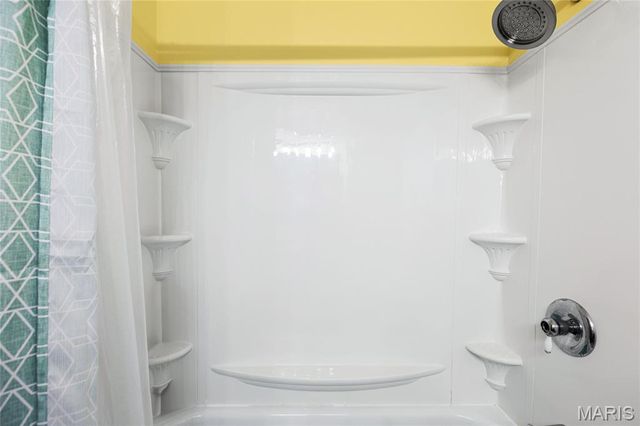 1923 Donna Circle, Lebanon, MO 65536