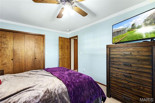 1923 Donna Circle, Lebanon, MO 65536