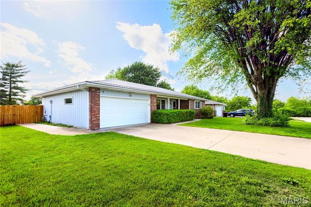 1923 Donna Circle, Lebanon, MO 65536