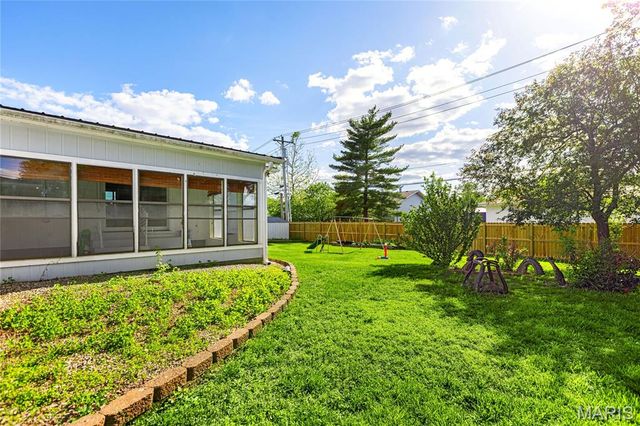 1923 Donna Circle, Lebanon, MO 65536