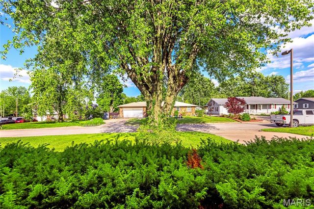 1923 Donna Circle, Lebanon, MO 65536