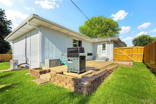 1923 Donna Circle, Lebanon, MO 65536